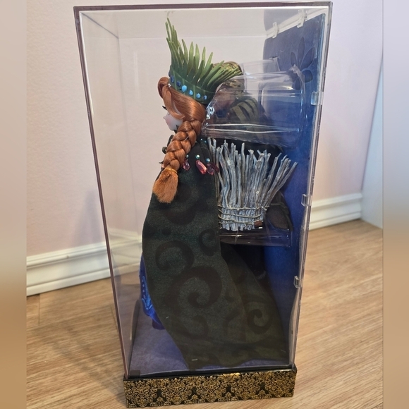 Disney Fairytale Designer Anna and Kristoff Limited Edition 4295 of 6000 Doll - Picture 10 of 16